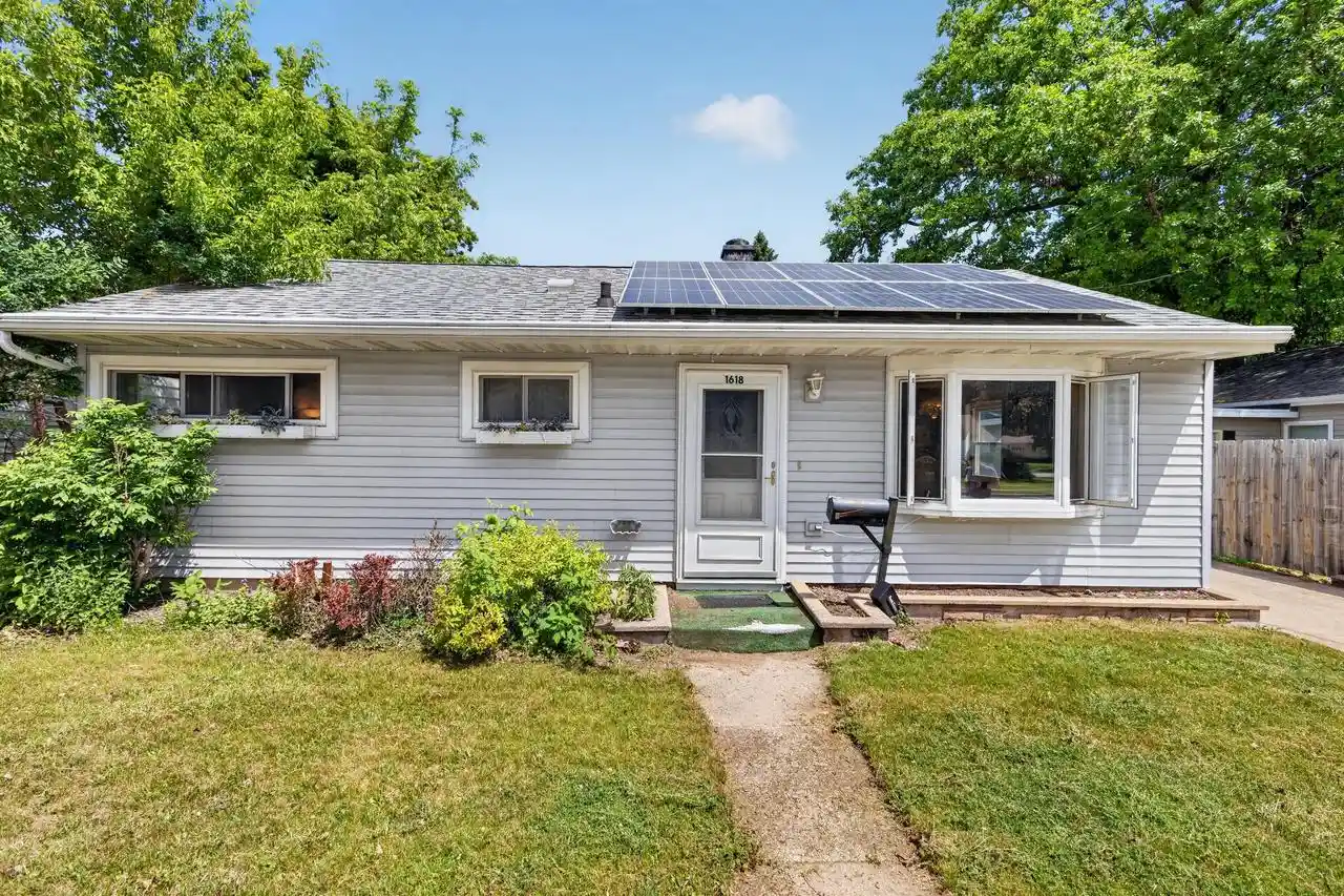 Homes for sale in Appleton, WI | 1618 E College Avenue Avenue, Appleton, WI 54915 | MLS# 1965396