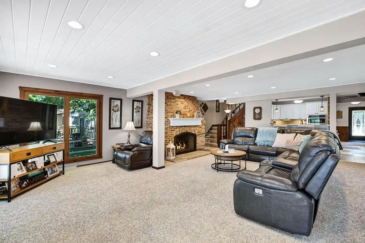 Homes for sale in Waterford, WI | 7926 E Long Lake Dr Dr, Waterford, WI 53185 | MLS# 1965395