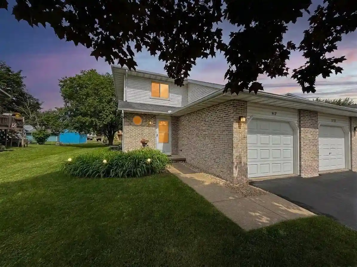 Homes for sale in Deforest, WI | 512 Old Indian Trail Trail, Deforest, WI 53532 | MLS# 2024876
