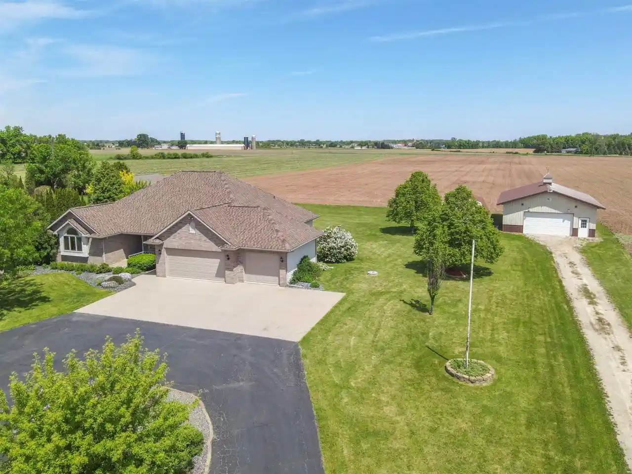 Homes for sale in Kaukauna, WI | W2048 Evergreen Dr Dr, Kaukauna, WI 54130 | MLS# 50326657