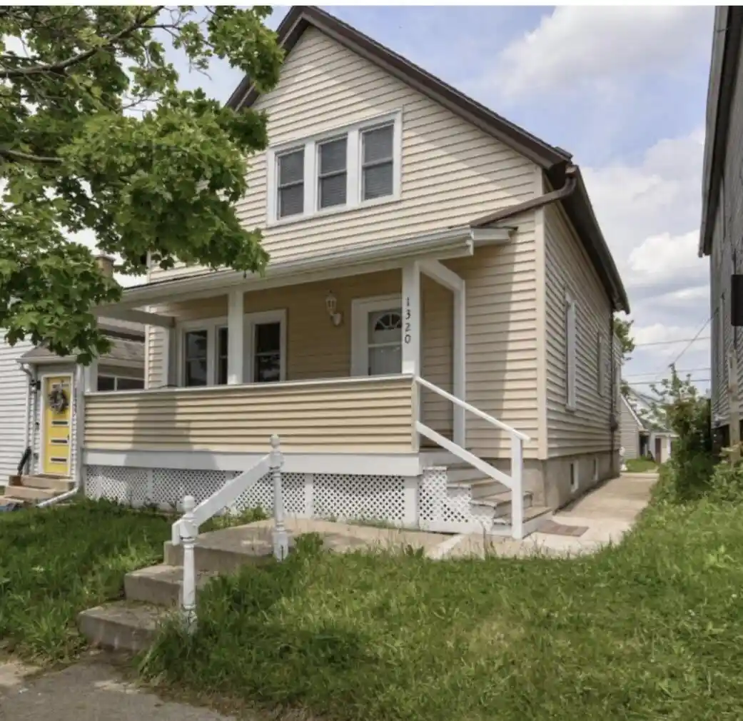 Homes for sale in South Milwaukee, WI | 1320 Milwaukee Avenue Avenue, South Milwaukee, WI 53172 | MLS# 1965443