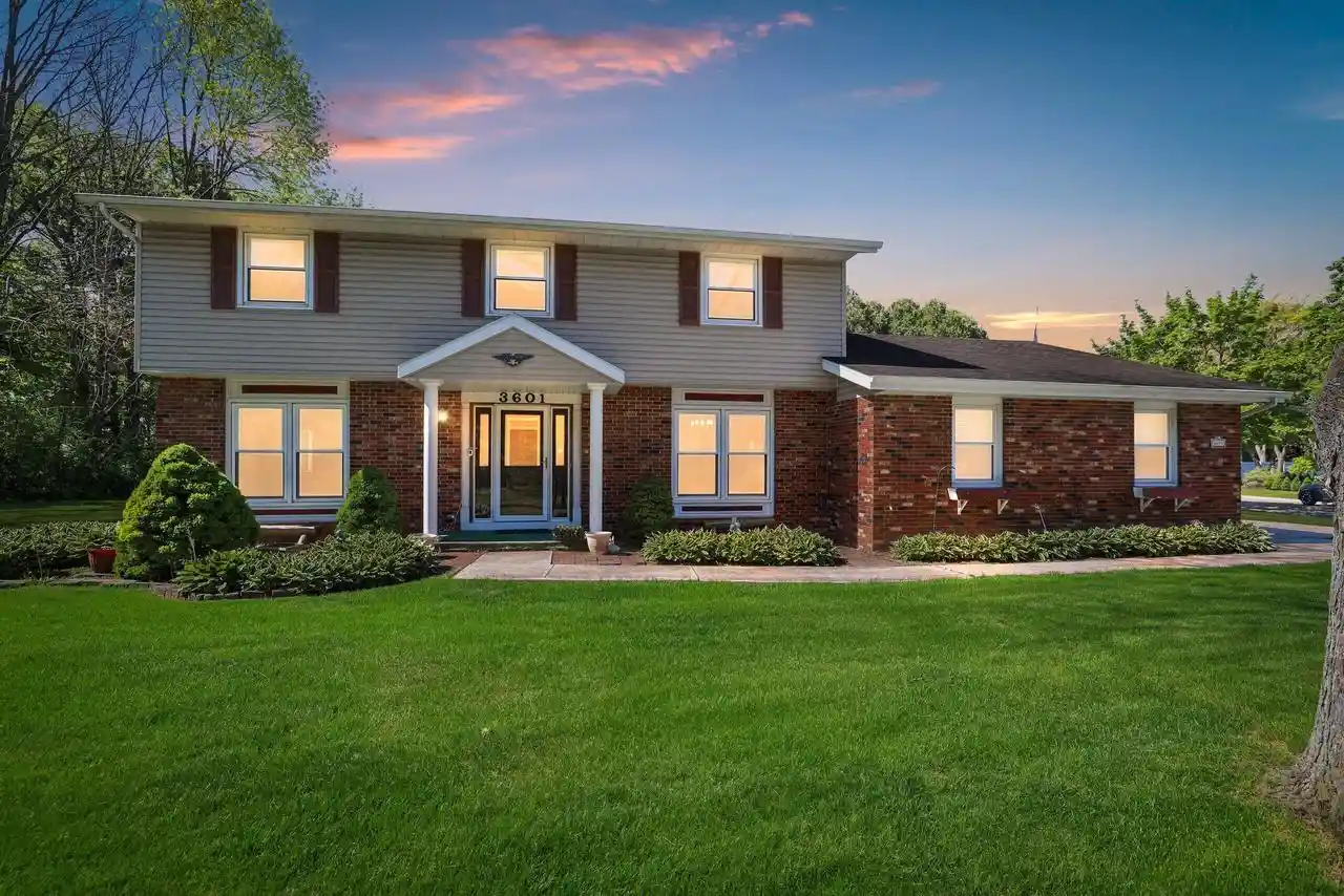 Homes for sale in Manitowoc, WI | 3601 Michigan Avenue Avenue, Manitowoc, WI 54220 | MLS# 1965457