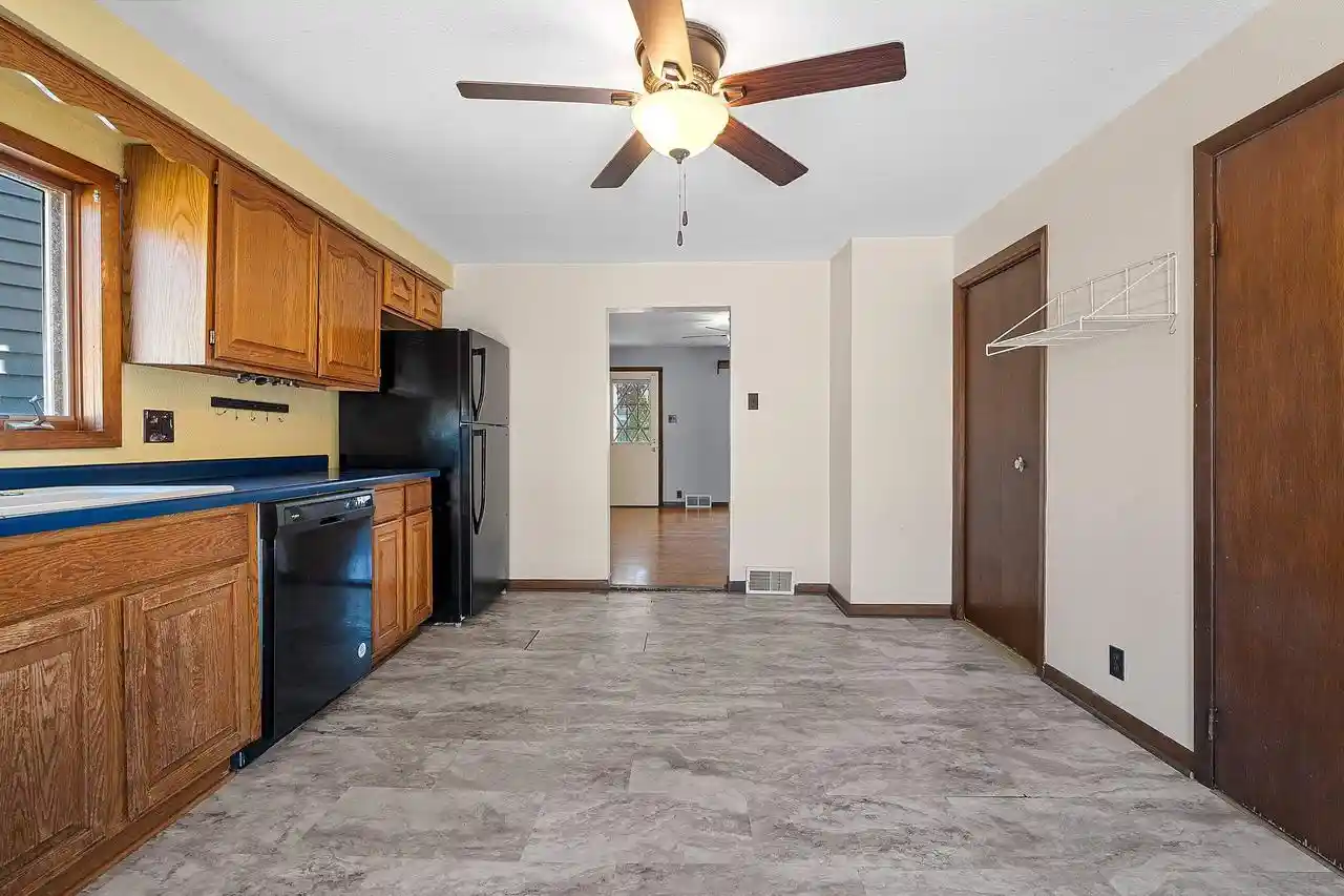 3rd image of 1603 Pierce Avenue Avenue, Marinette, WI 54143 | MLS# 50326698