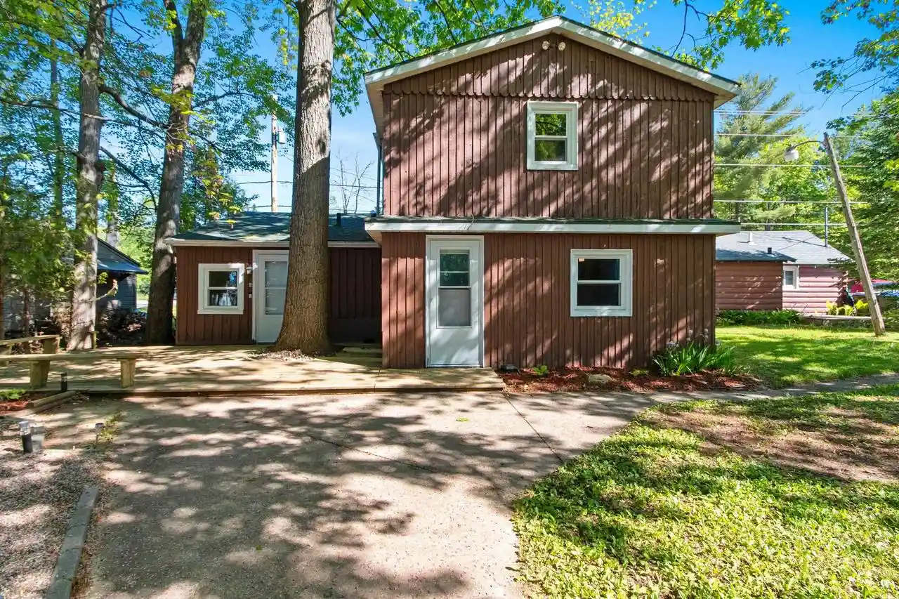 Homes for sale in Shawano, WI | W6053 Lake Dr Dr, Shawano, WI 54166 | MLS# 50326696