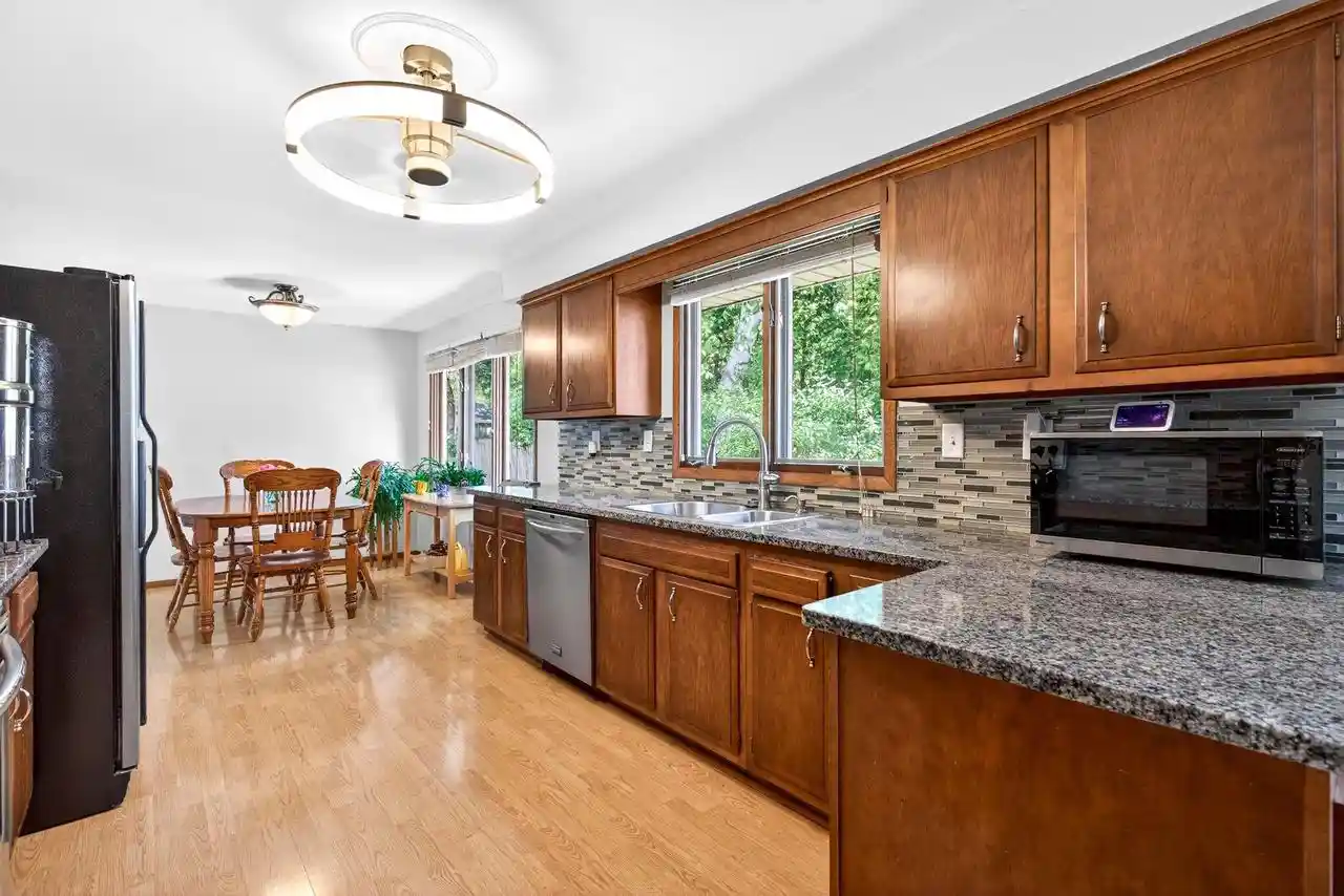 Homes for sale in Appleton, WI | 3320 Crestview Dr Dr, Appleton, WI 54915 | MLS# 50326707