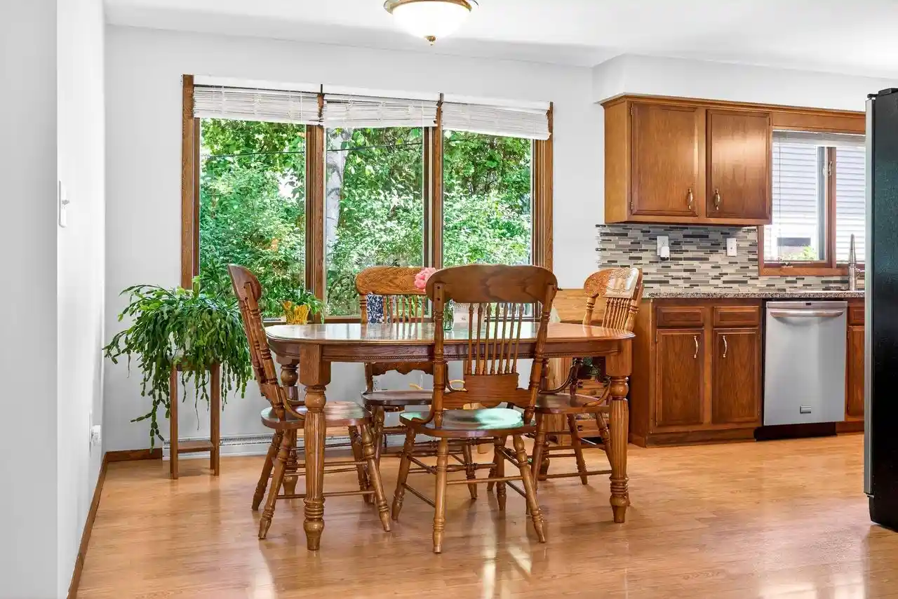 Homes for sale in Appleton, WI | 3320 Crestview Dr Dr, Appleton, WI 54915 | MLS# 50326707