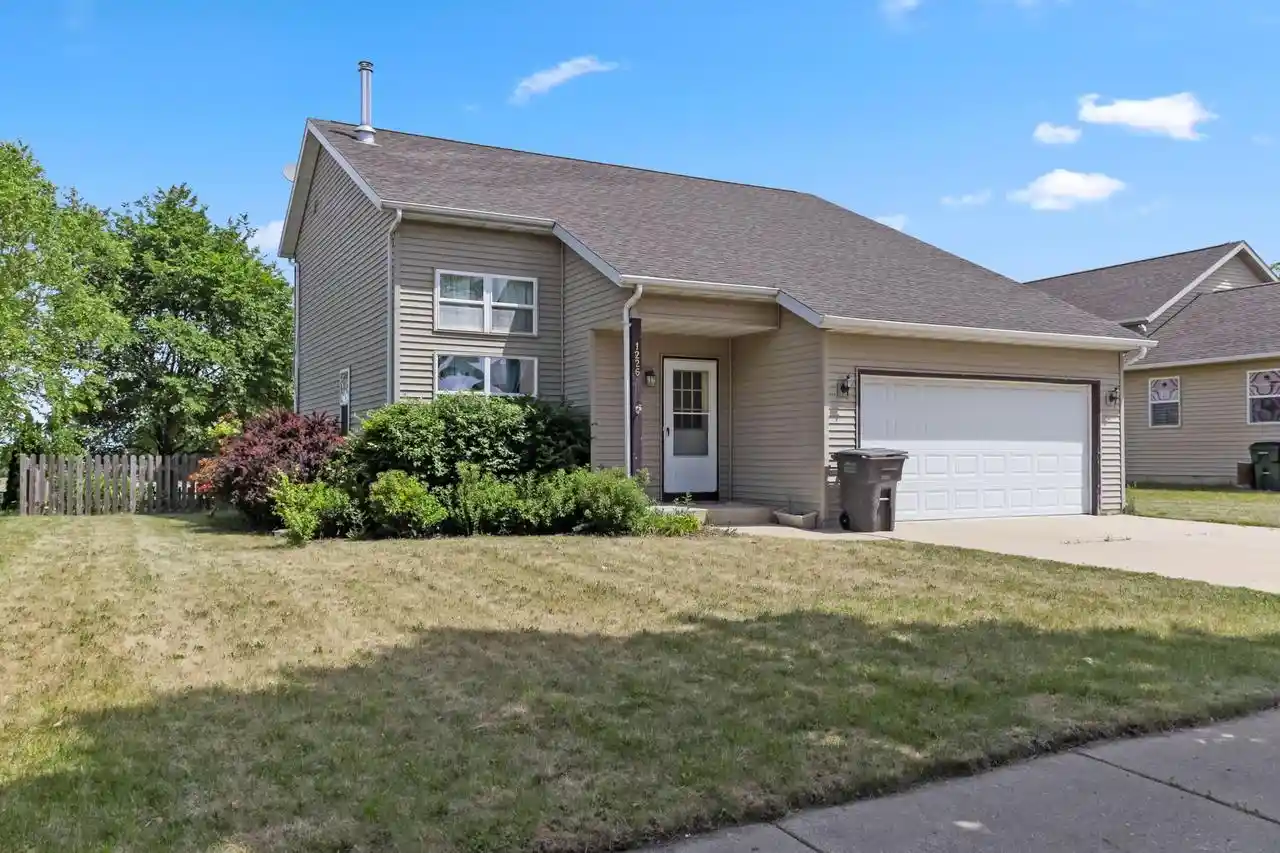 1st image of 1226 Peninsula Lane Lane, Whitewater, WI 53190 | MLS# 1965500