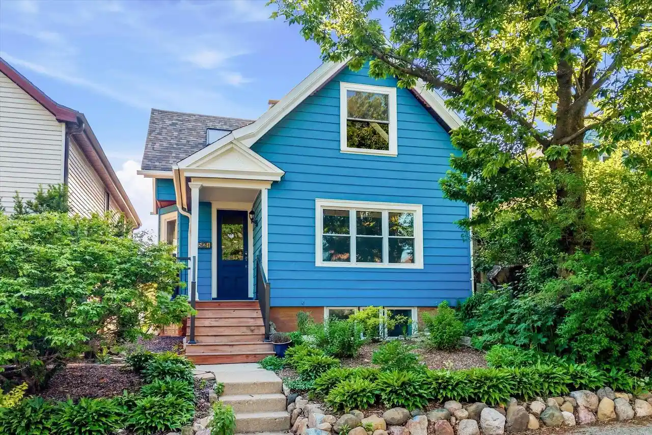 Homes for sale in Milwaukee, WI | 2521 N Pierce Street Street, Milwaukee, WI 53212 | MLS# 1965507