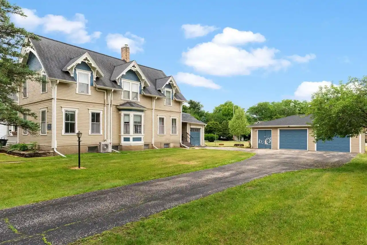 Homes for sale in Fort Atkinson, WI | 410   412 Jones Avenue Avenue, Fort Atkinson, WI 53538 | MLS# 2024942