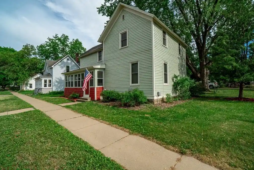 Homes for sale in Menomonie, WI | 1102 14Th Avenue Avenue, Menomonie, WI 54751 | MLS# 1601850