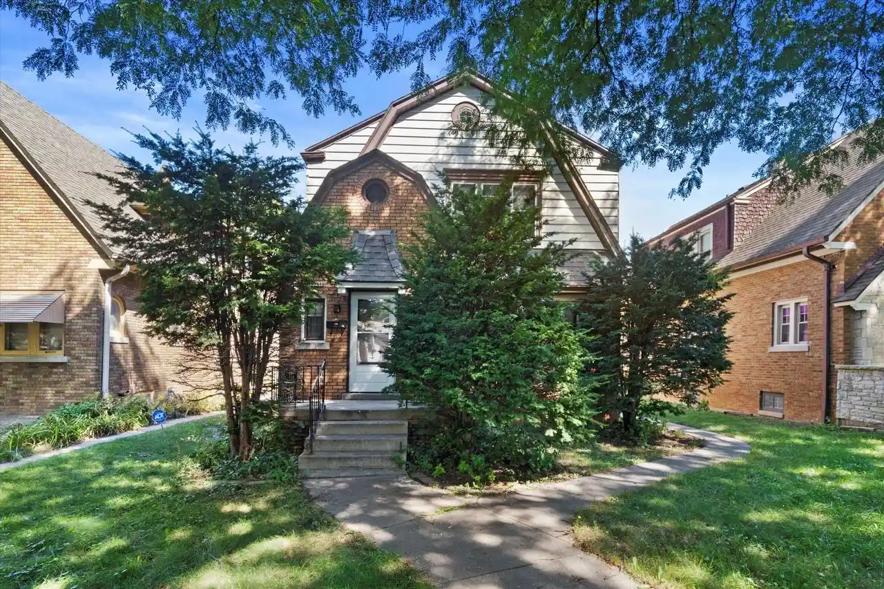 Homes for sale in Milwaukee, WI | 4642 W Medford Avenue Avenue #4644, Milwaukee, WI 53216 | MLS# 1965521