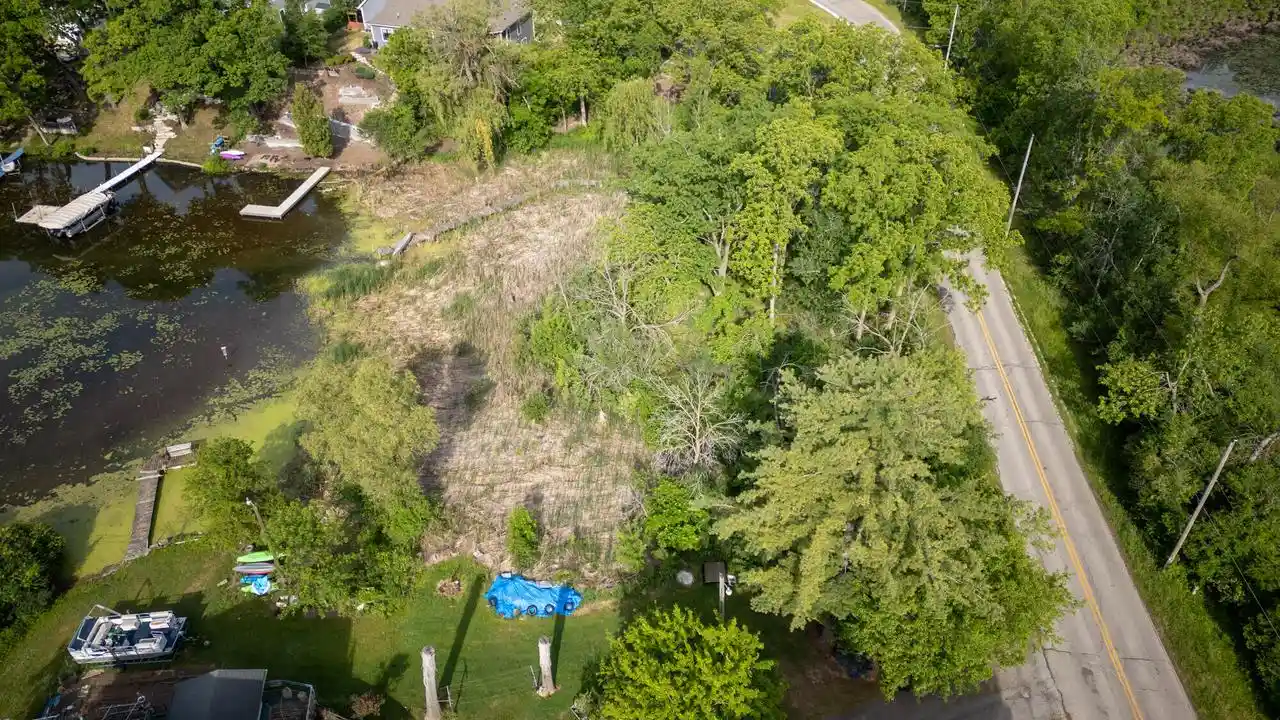 2nd image of 30720 Grand Dr Dr, Waterford, WI 53185 | MLS# 1965534