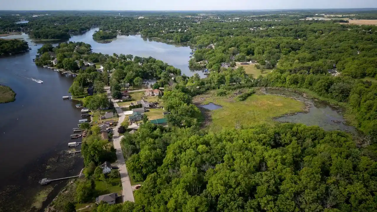 14th image of 30720 Grand Dr Dr, Waterford, WI 53185 | MLS# 1965534