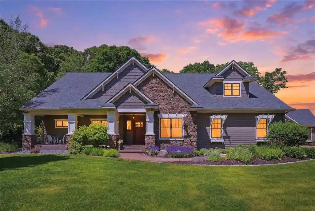 1st image of 1116 Moonlight Dr Dr, Altoona, WI 54720 | MLS# 1601893