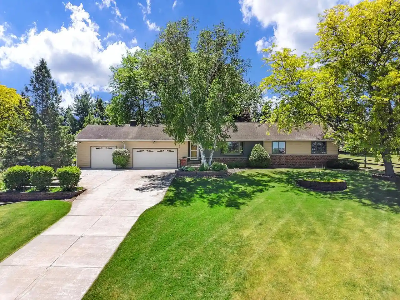 1st image of W295s10874 Hwy Es, Mukwonago, WI 53149 | MLS# 1965541
