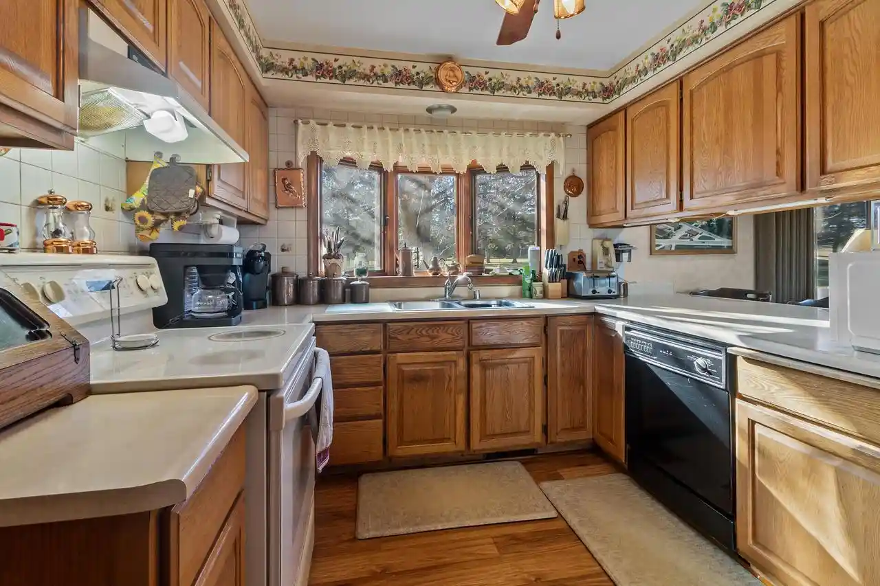 5th image of W295S10874 Hwy Es, Mukwonago, WI 53149 | MLS# 1965541