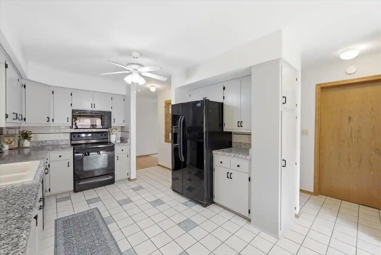 Homes for sale in Germantown, WI | W178n9743 Riversbend Circle W Circle W, Germantown, WI 53022 | MLS# 1965596