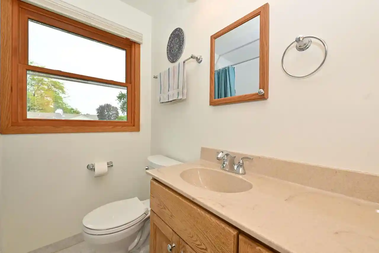 Homes for sale in South Milwaukee, WI | 1715 Monroe Avenue Avenue, South Milwaukee, WI 53172 | MLS# 1965589