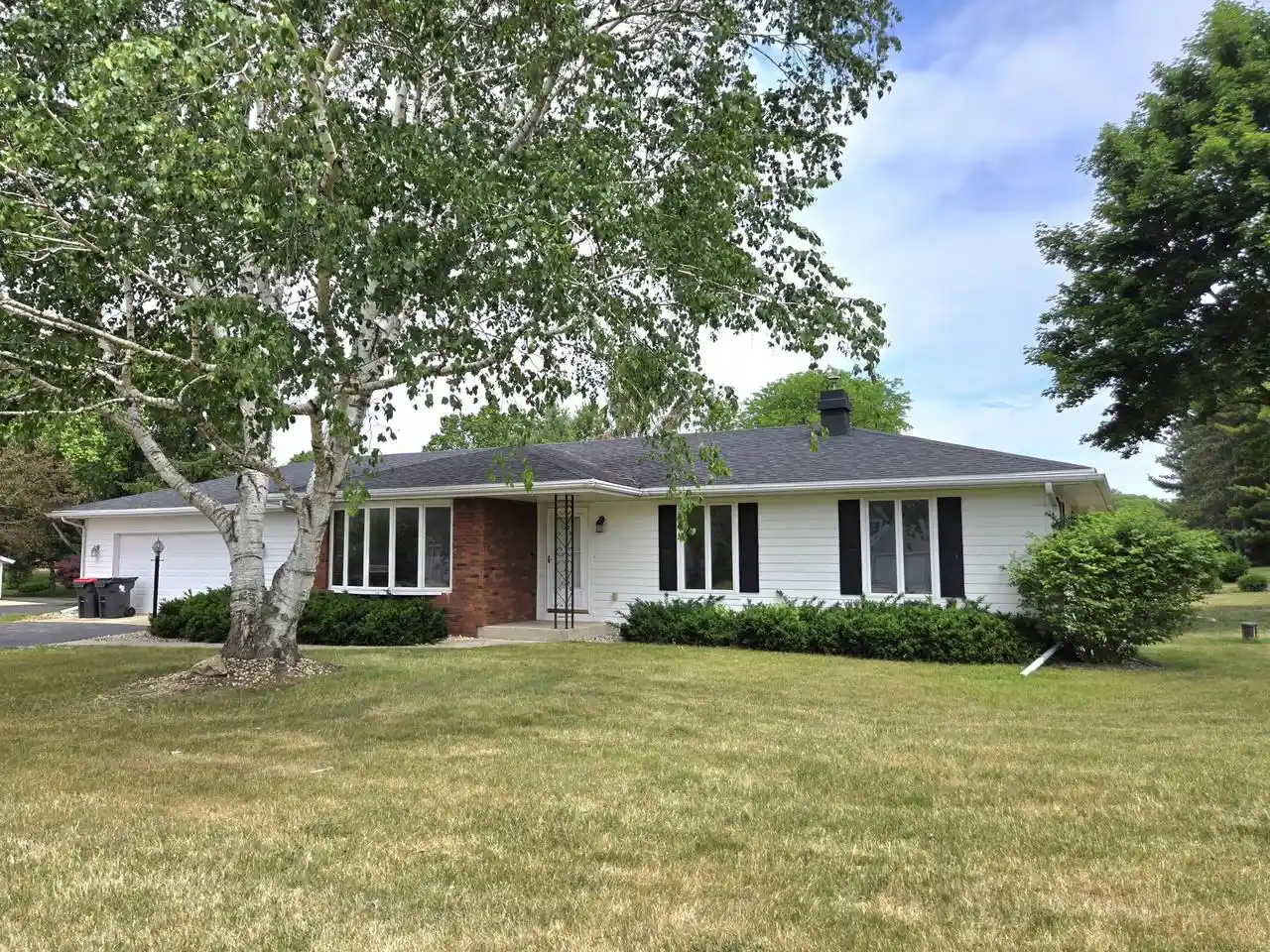 Homes for sale in Fort Atkinson, WI | W6330 Eastern Avenue Avenue, Fort Atkinson, WI 53538 | MLS# 1965601