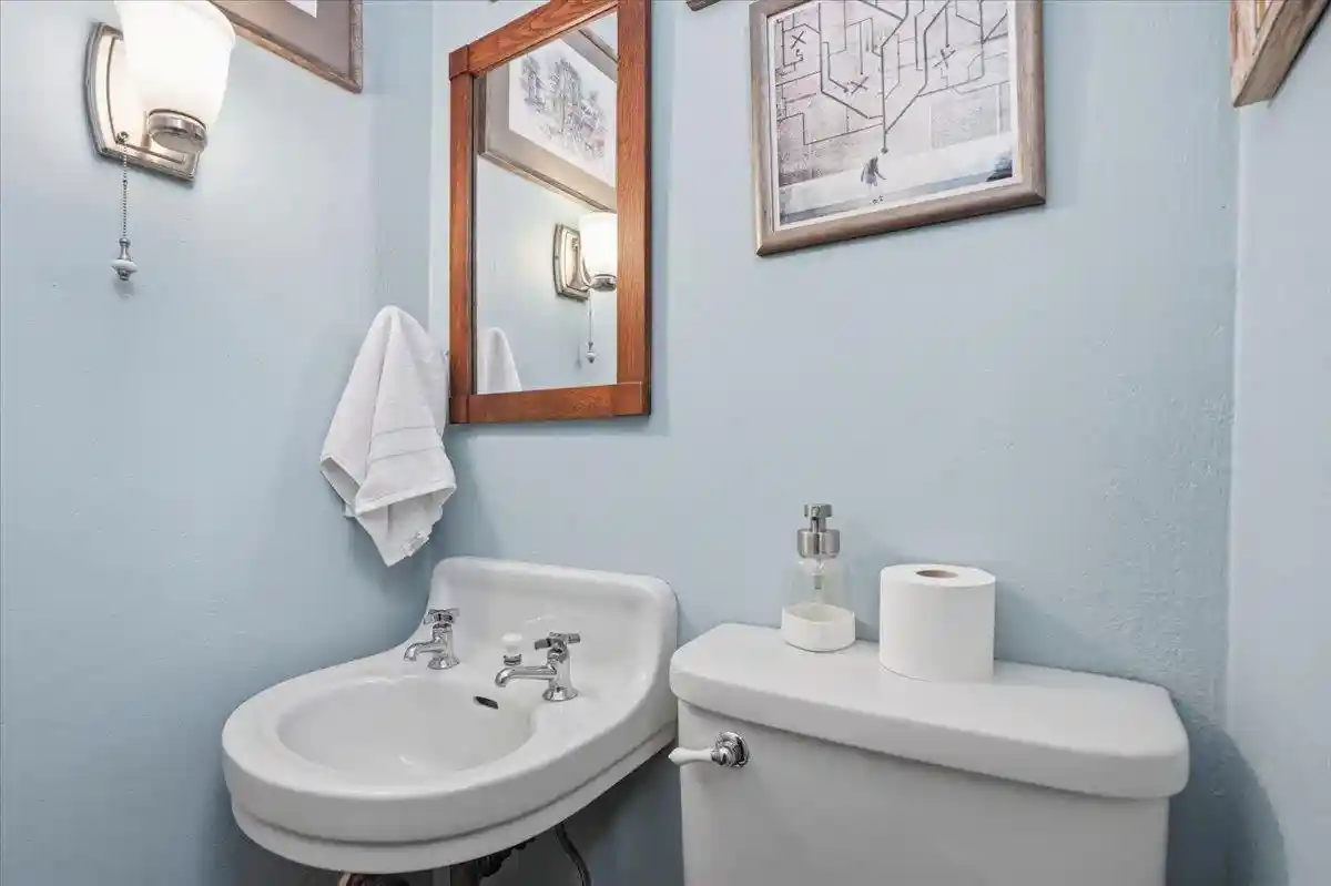 2nd image of 166 Kensington Dr Dr, Madison, WI 53704 | MLS# 2024980