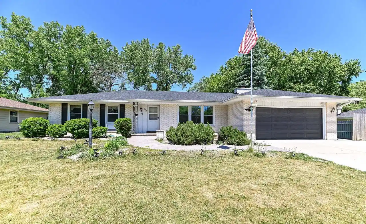 Homes for sale in New Berlin, WI | 15070 W Mark Dr Dr, New Berlin, WI 53151 | MLS# 1965640