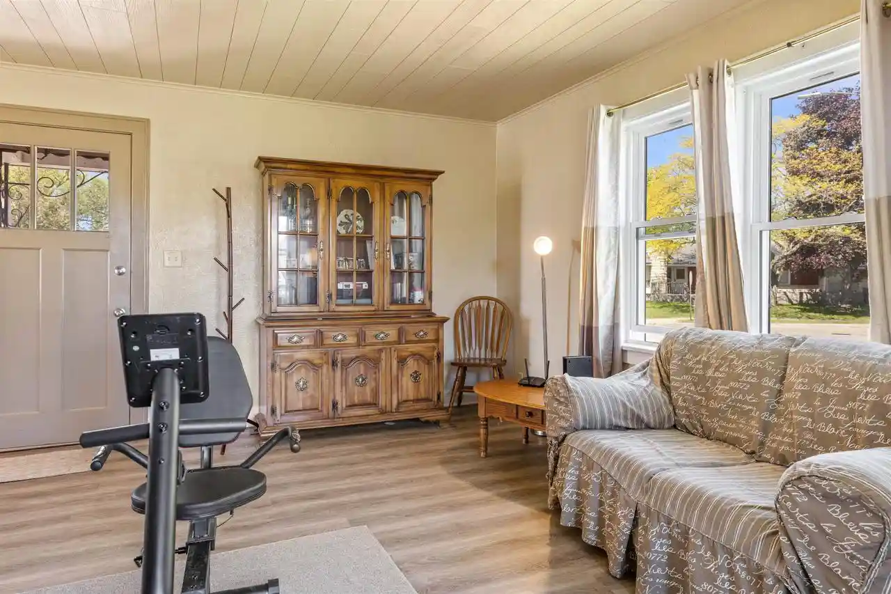 5th image of 103 W Bay Shore Street Street, Marinette, WI 54143 | MLS# 50326729