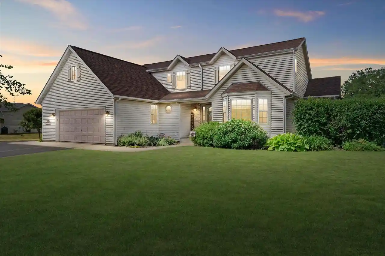 Homes for sale in Elkhorn, WI | N7101 Lakeshore Avenue Avenue, Elkhorn, WI 53121 | MLS# 1965651