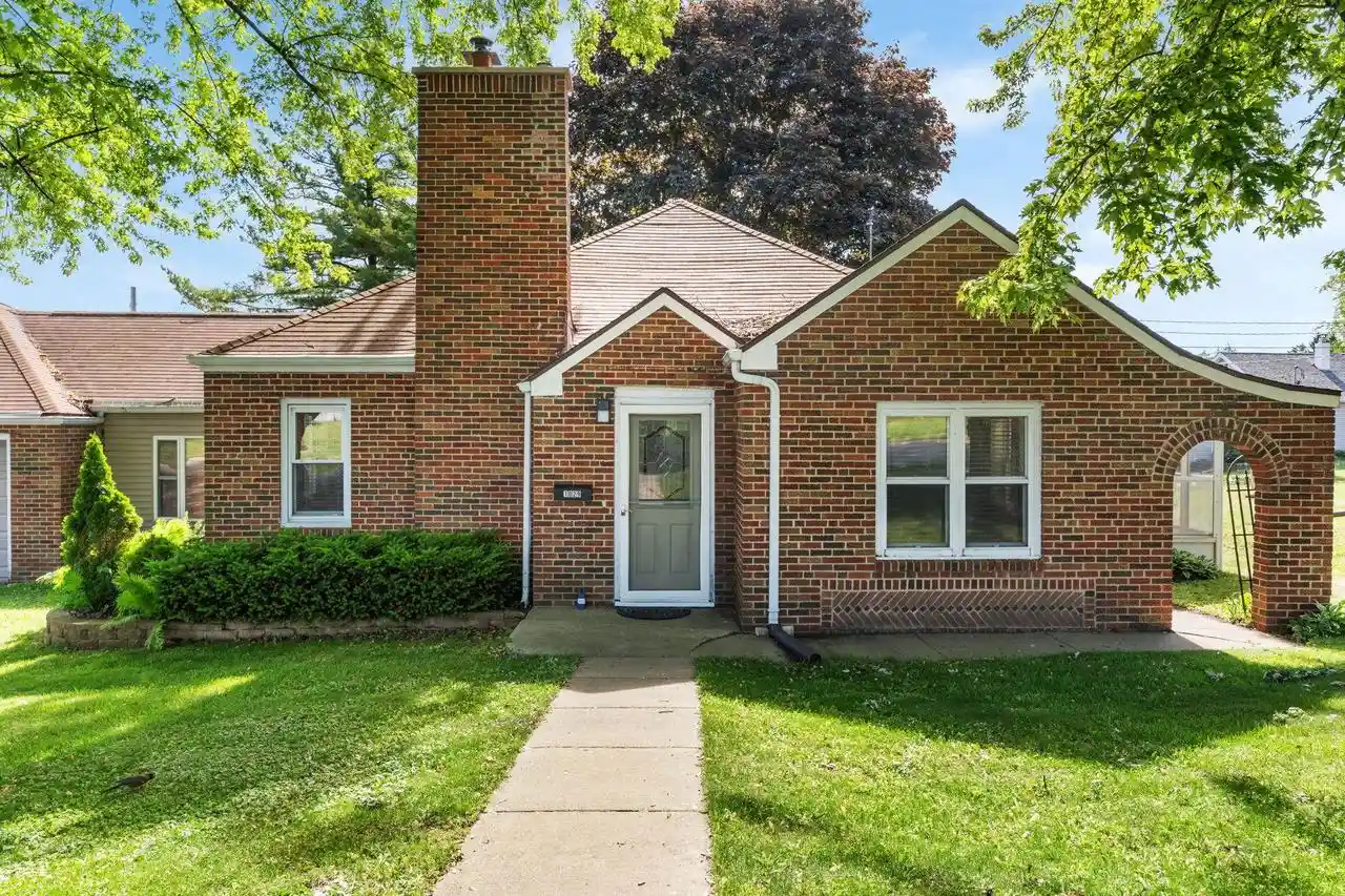 Homes for sale in Dodgeville, WI | 1029 N Bequette Street Street, Dodgeville, WI 53533 | MLS# 2024996