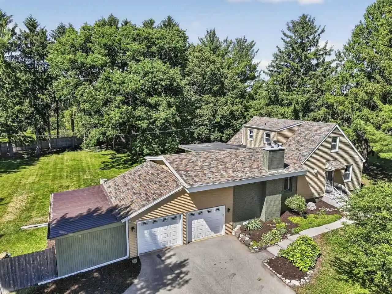 Homes for sale in Delavan, WI | 7072 Delview Avenue Avenue, Delavan, WI 53115 | MLS# 1965686