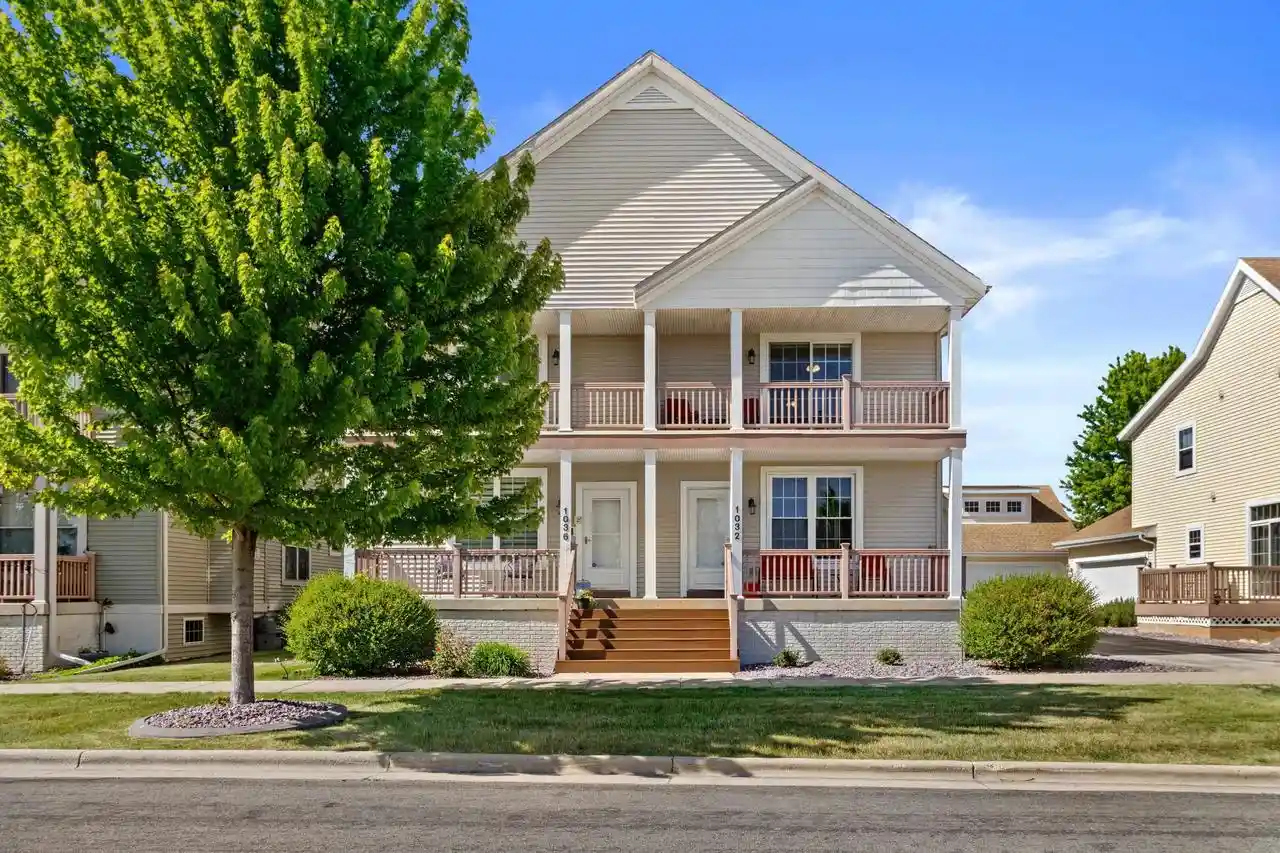 1st image of 1032 Stonehaven Dr Dr, Sun Prairie, WI 53590 | MLS# 2025025