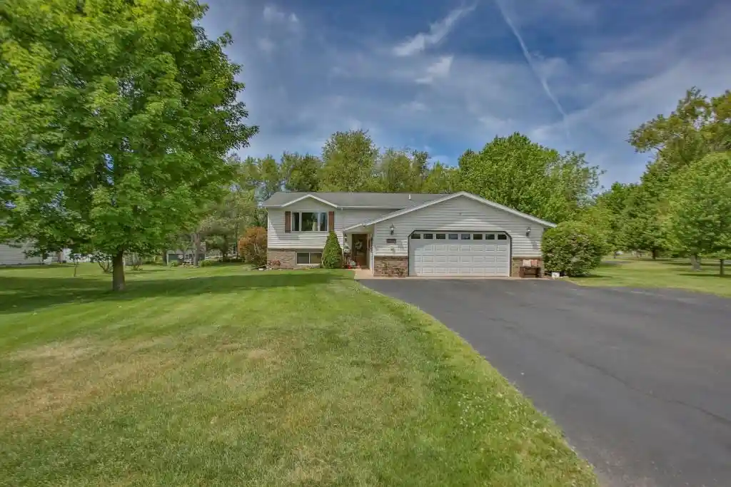 Homes for sale in Kronenwetter, WI | 2167 Meadow Dr Dr, Kronenwetter, WI 54455 | MLS# 22602502