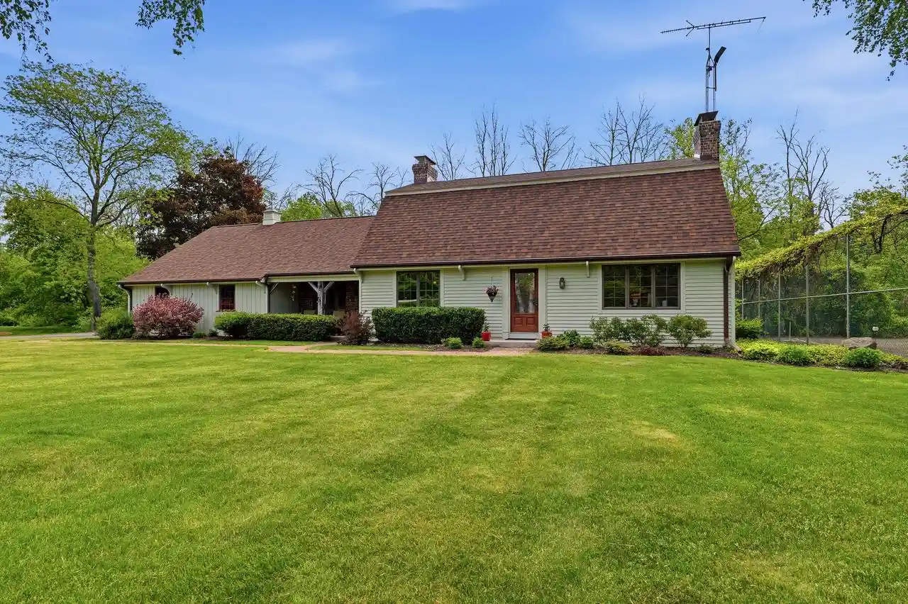 Homes for sale in Manitowoc, WI | 2541 Valley Dr Dr, Manitowoc, WI 54220 | MLS# 1965702
