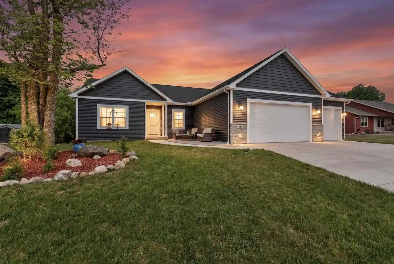 Homes for sale in Theresa, WI | 108 River Court Court, Theresa, WI 53091 | MLS# 50326775