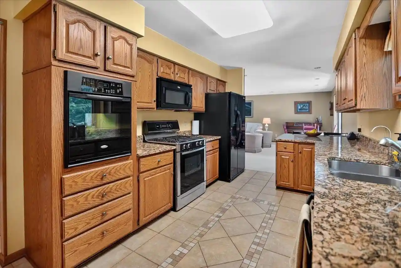3rd image of 6602 Montclair Lane Lane, Madison, WI 53711 | MLS# 2025052