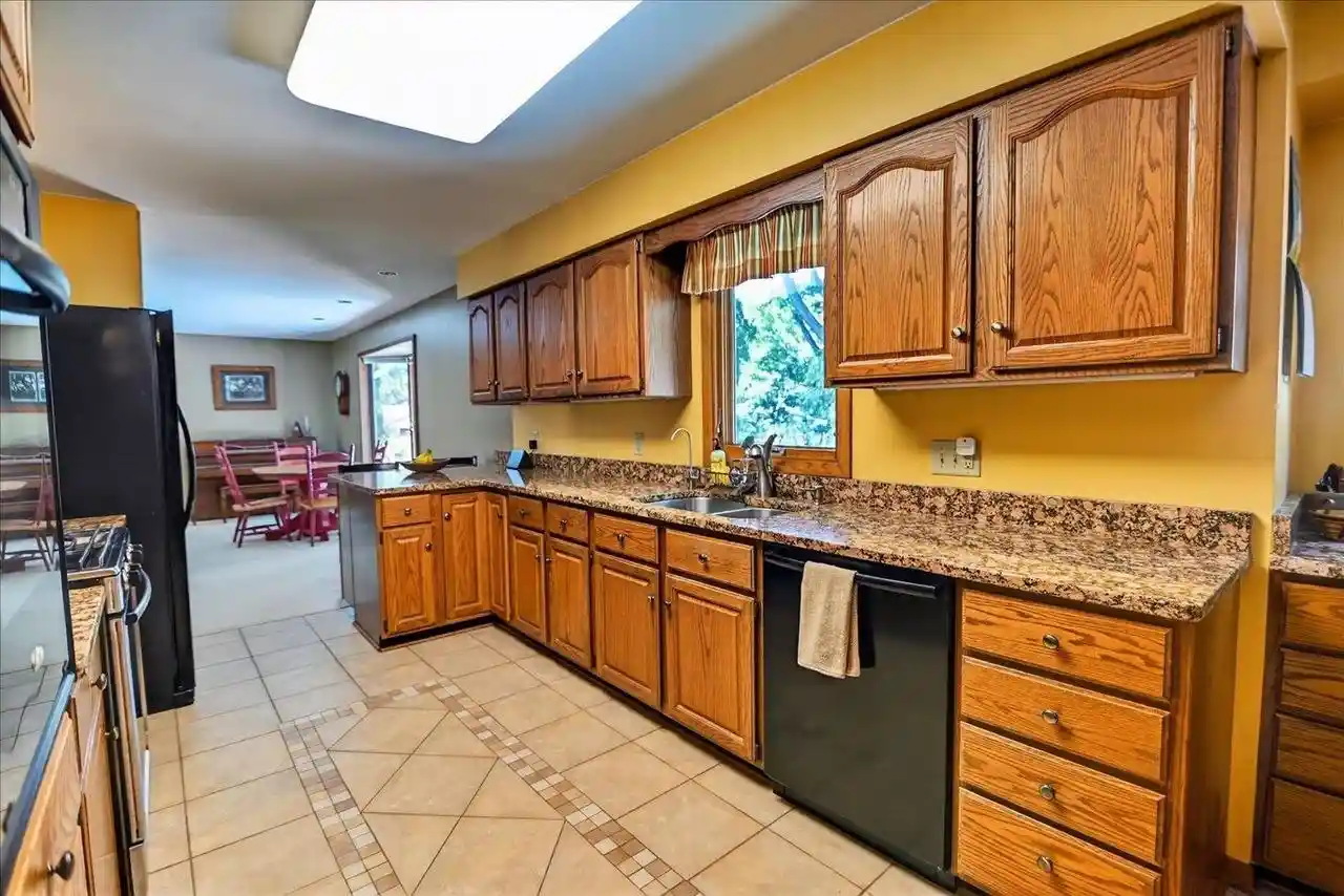 5th image of 6602 Montclair Lane Lane, Madison, WI 53711 | MLS# 2025052