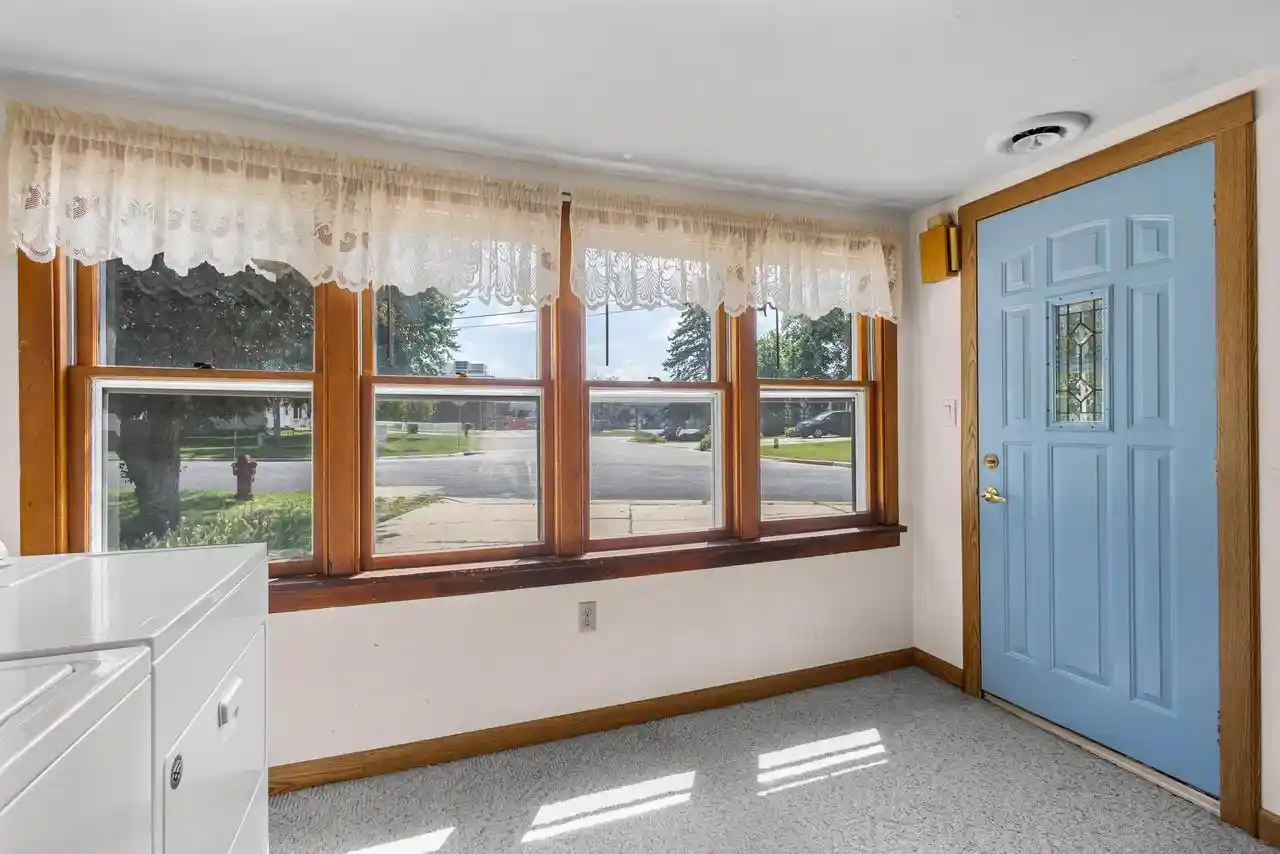 4th image of 5904 Lake Edge Road Road, Mcfarland, WI 53558 | MLS# 2025060