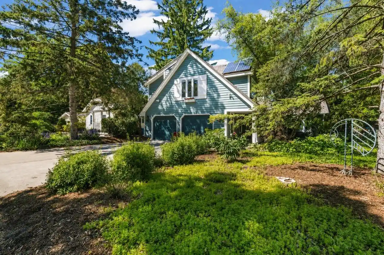 1st image of 904 W Labelle Avenue Avenue, Oconomowoc, WI 53066 | MLS# 1965731