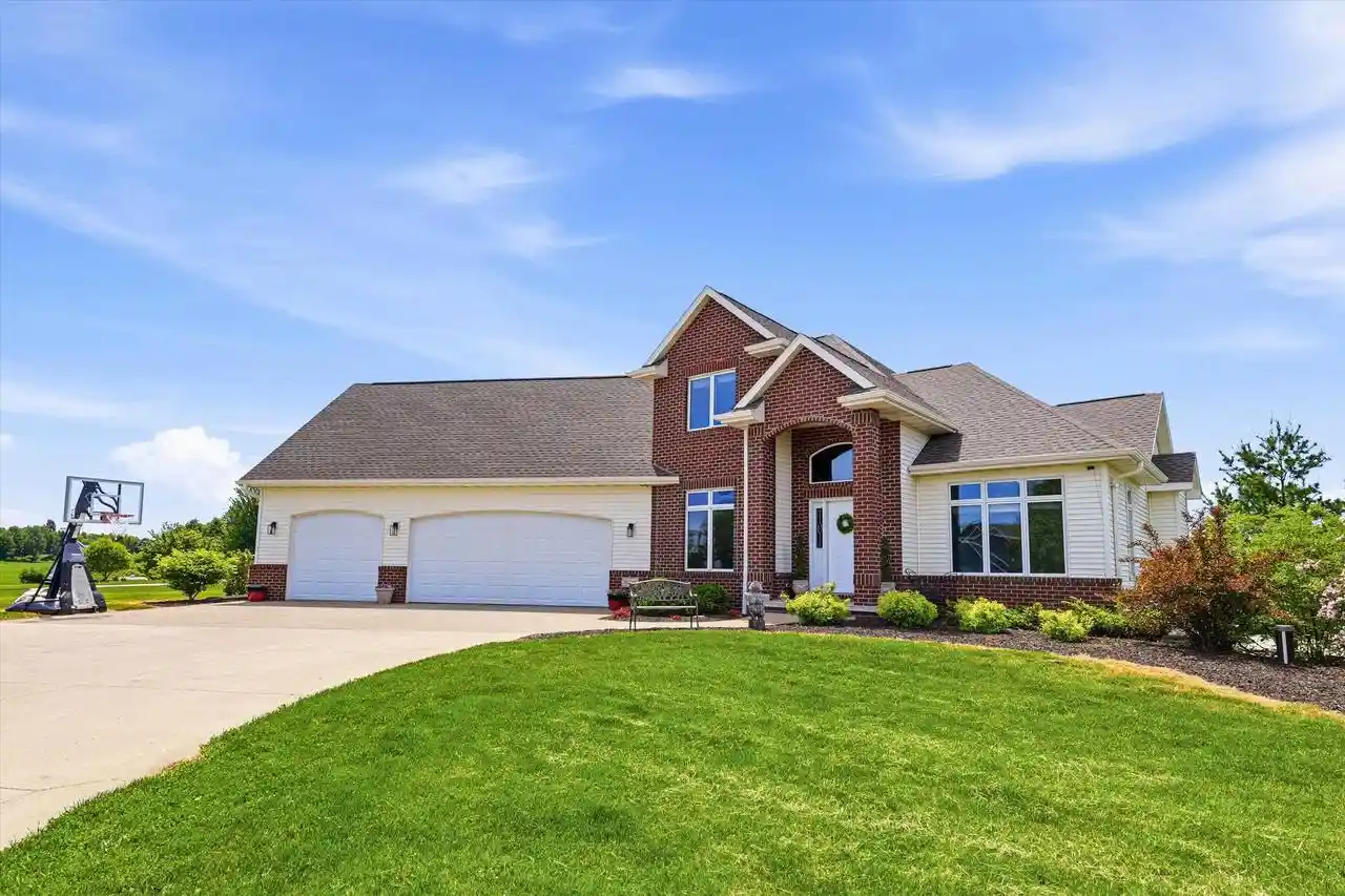 Homes for sale in Kaukauna, WI | 2145 W Bonnie Lane Lane, Kaukauna, WI 54130 | MLS# 50326811