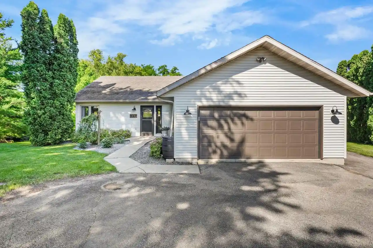 Homes for sale in Blue Mounds, WI | 2919 Dolomite Springs Circle Circle, Blue Mounds, WI 53517 | MLS# 2025081