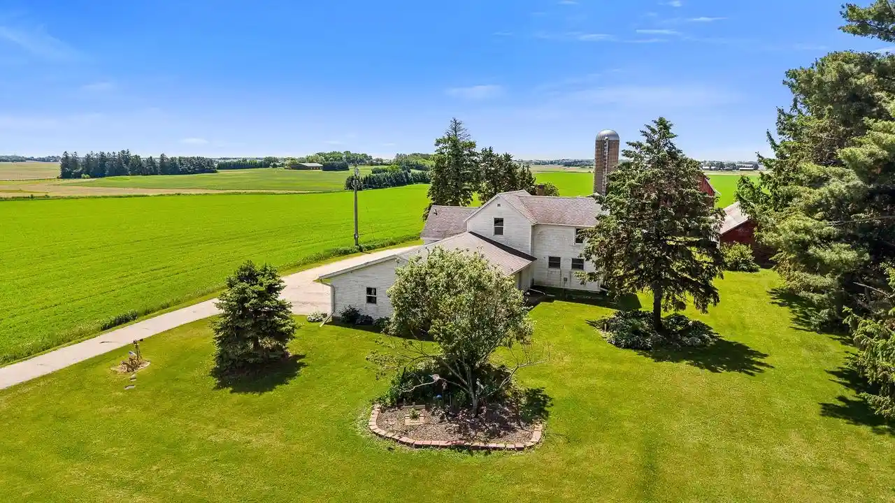 3rd image of W6231 County Road K, Arlington, WI 53911 | MLS# 2025082