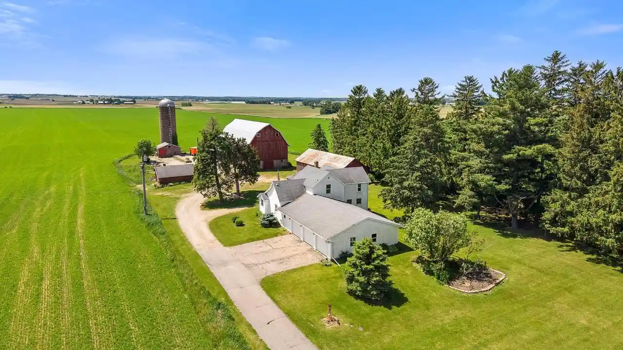 4th image of W6231 County Road K, Arlington, WI 53911 | MLS# 2025082