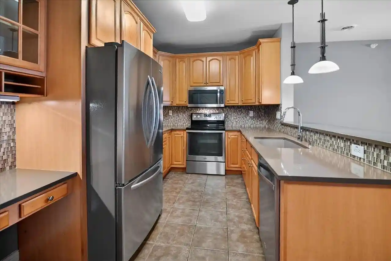 2nd image of 49 Cherokee Cir Cir, Madison, WI 53704
