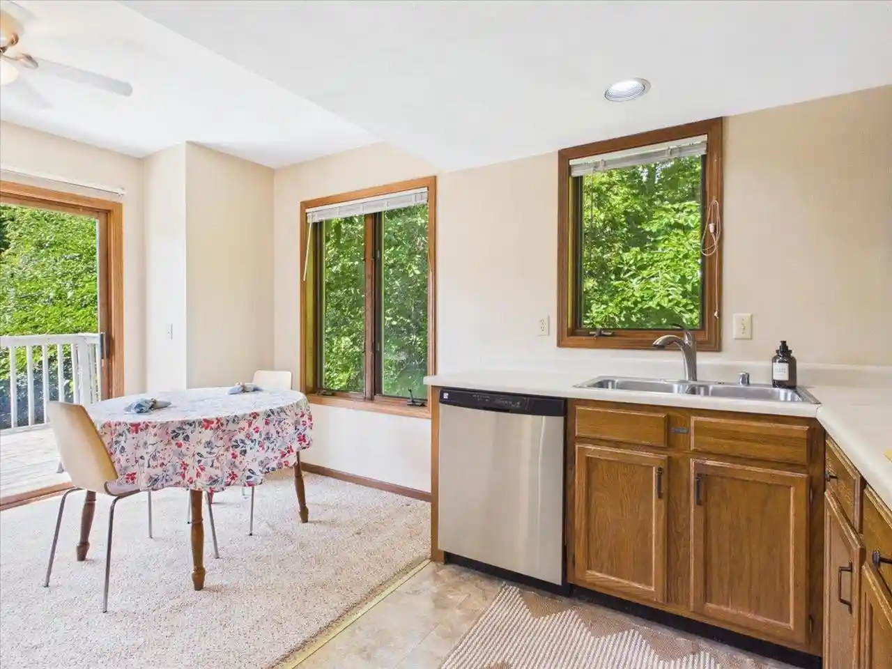 3rd image of 2685 Aberdeen Court Court, Fitchburg, WI 53711 | MLS# 2025098