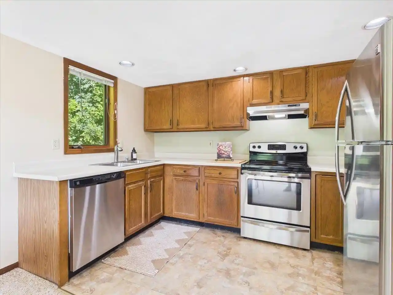 4th image of 2685 Aberdeen Court Court, Fitchburg, WI 53711 | MLS# 2025098