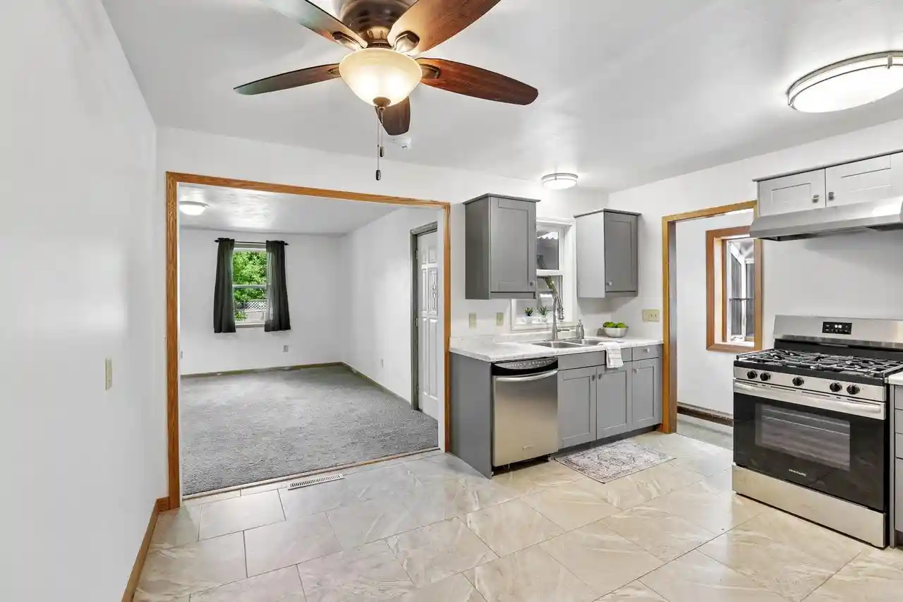 4th image of 4513 Esch Lane Lane, Madison, WI 53704 | MLS# 2025101