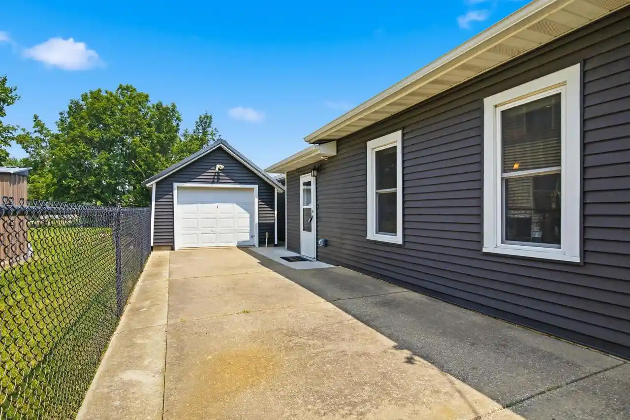 2nd image of 206 E Madison Street Street, Dodgeville, WI 53533 | MLS# 2025112