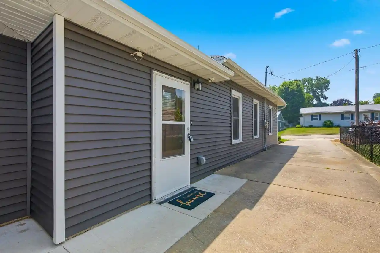 3rd image of 206 E Madison Street Street, Dodgeville, WI 53533 | MLS# 2025112