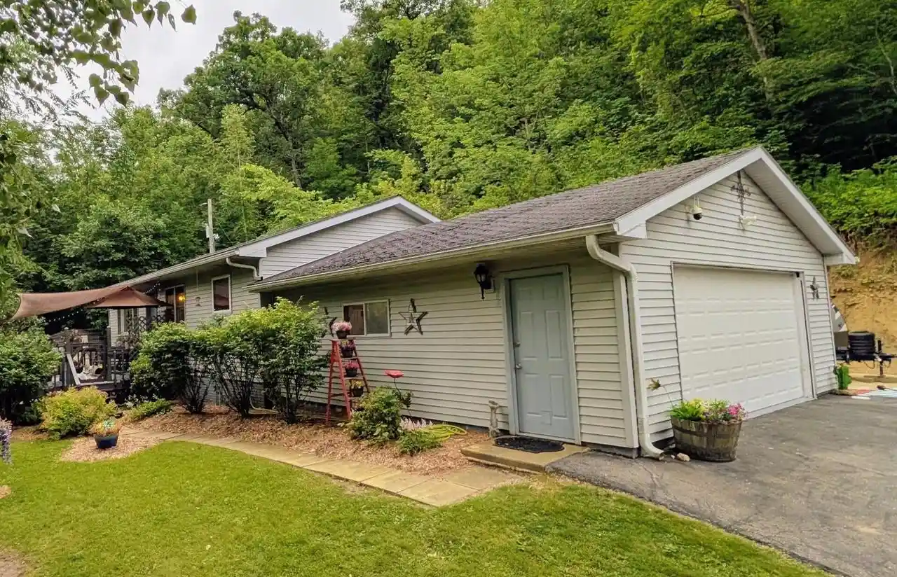 Homes for sale in Chaseburg, WI | E4585 Bean Lane Lane, Chaseburg, WI 54621 | MLS# 1965854