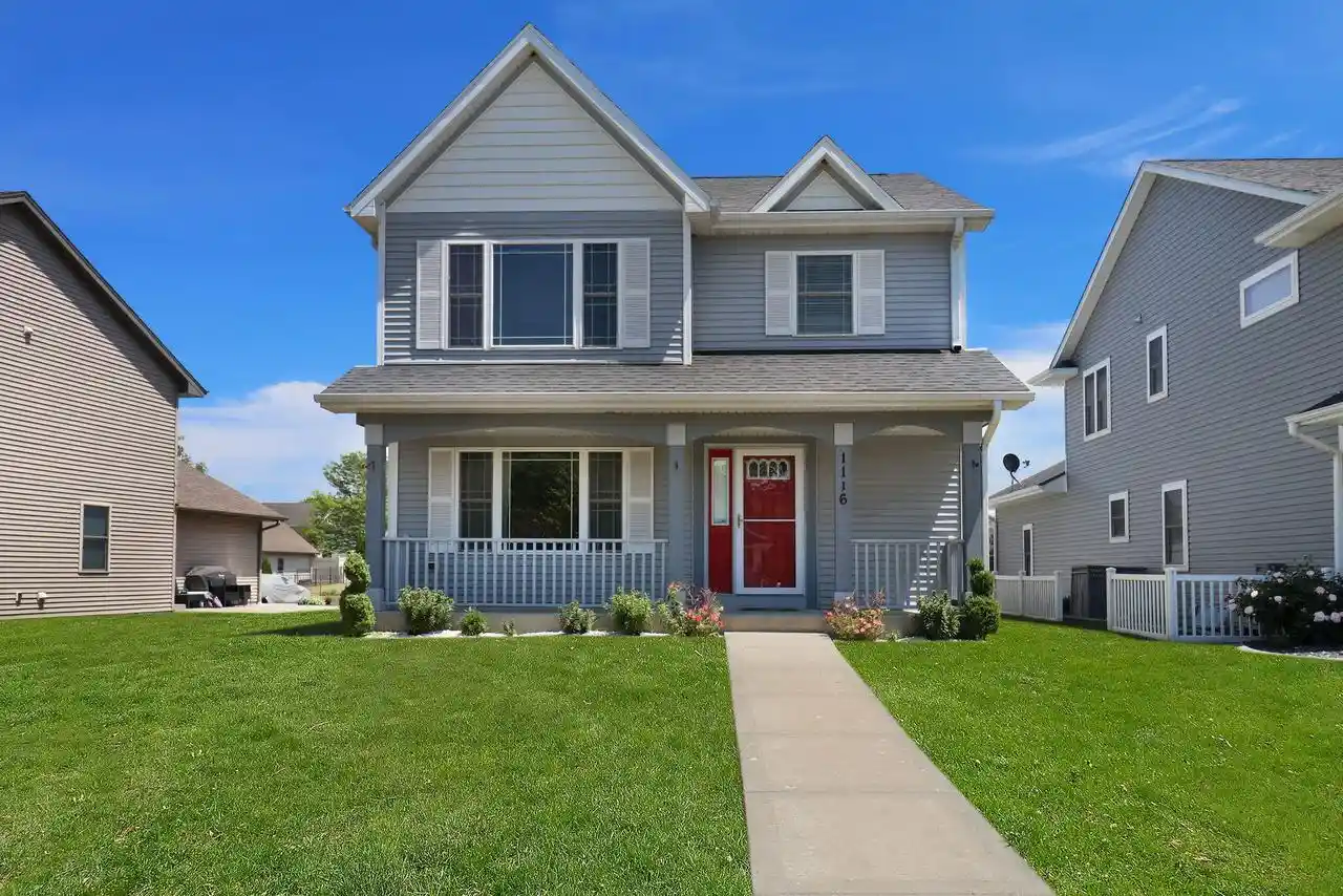 1st image of 1116 Springbrook Dr Dr, Burlington, WI 53105 | MLS# 1965864