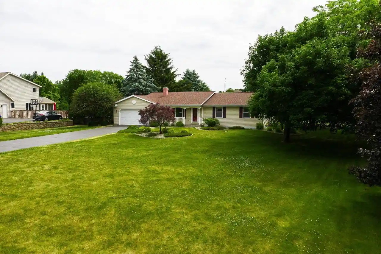 Homes for sale in Fort Atkinson, WI | W6070 Thornapple Lane Lane, Fort Atkinson, WI 53538 | MLS# 2025131
